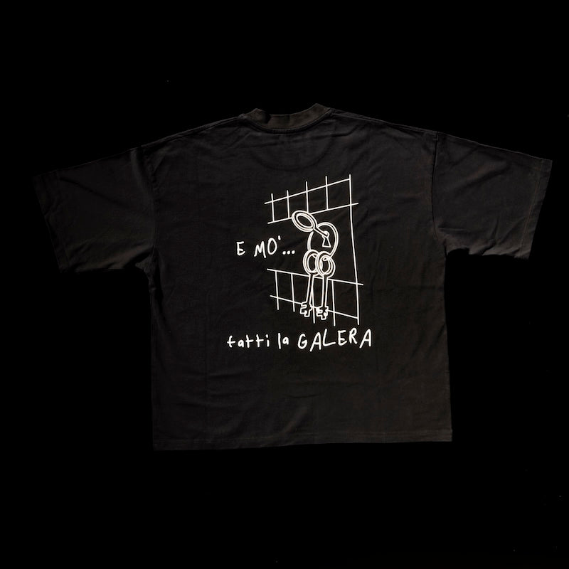 T-shirt oversize "e mò fatti la galera"